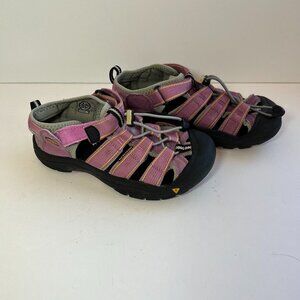 Keen Newport H2 Shoes in Pink, Youth Sz 4